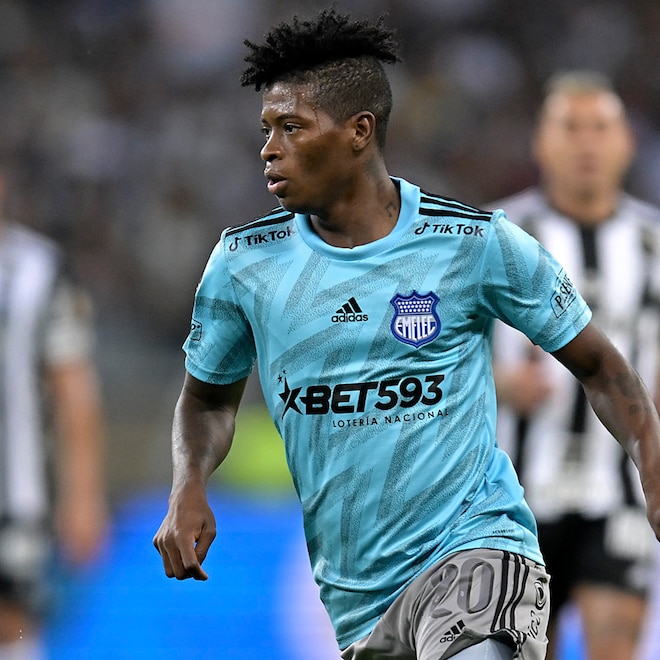 Soccer Player Jackson Rodríguez's Wife, Child Kidnapped in Invasion